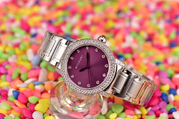 ブルガリ時計正面デザイン